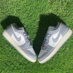 Jordan 1 low ‘vintage grey’ last size!! 7Y brand new authentic fast shipping🚀